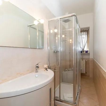 Mm Bengasi Modern Apartman Torino